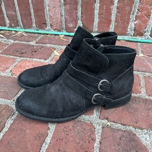 Born booties 9.5
